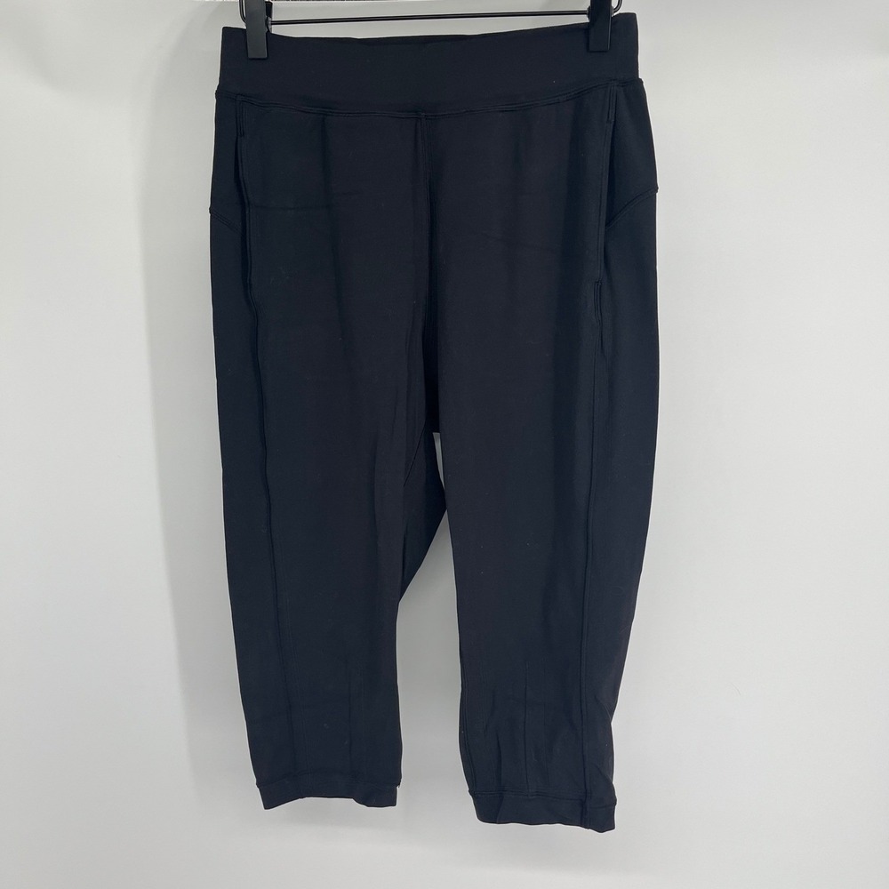 Lululemon Black High Rise Crop Pants Size‎ 6 Athleisure Activewear Nulu